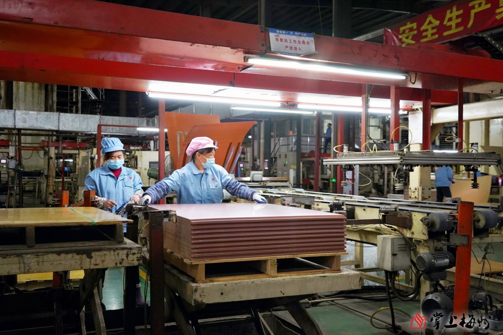 安心返鄉(xiāng)來 發(fā)展路更寬！梅州市威利邦電子科技有限公司深耕主業(yè)提升效能